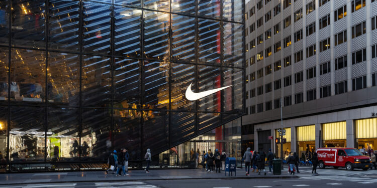 Nike’s Swoosh Logo Has A Very Interesting Story Behind It