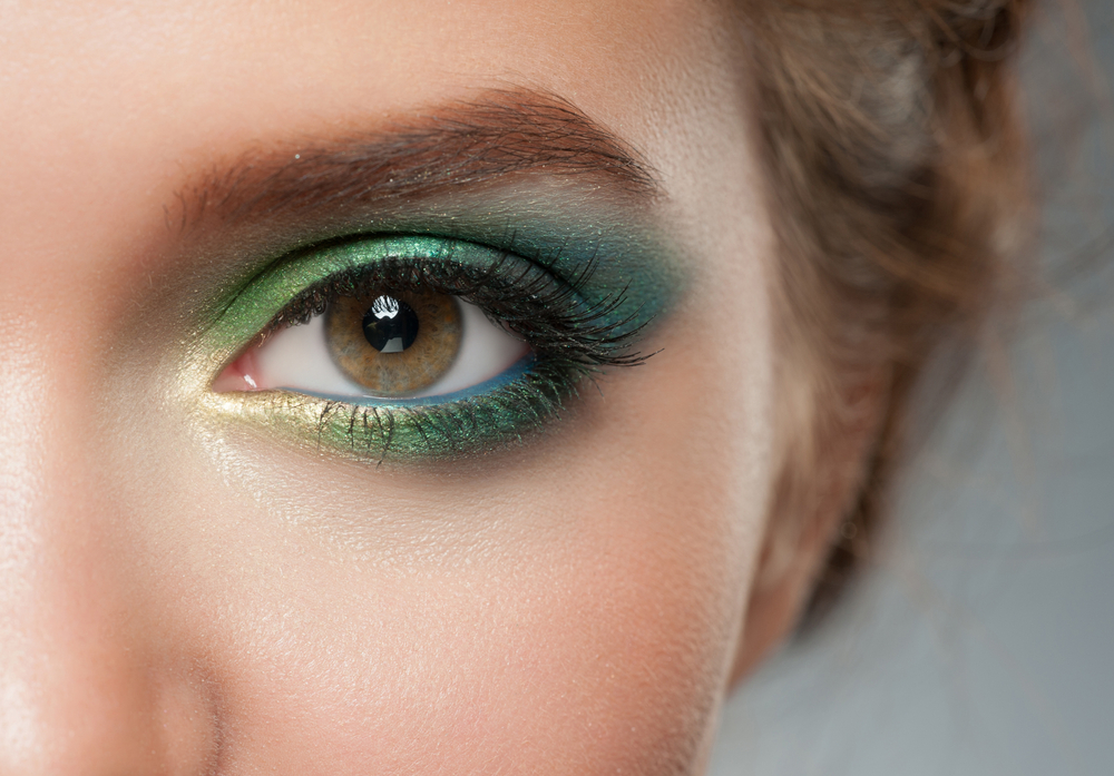 Trending green eye makeup on Instagram