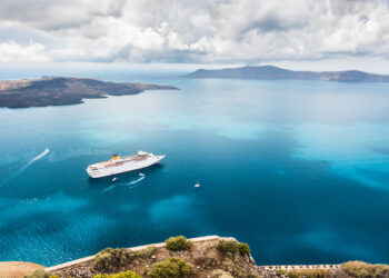 Ritz-Carlton’s New Cruise Liner Offers Luxurious Sailing Experience