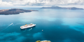 Ritz-Carlton’s New Cruise Liner Offers Luxurious Sailing Experience