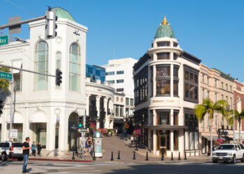 Luxury Shopping and Celebrity Sightings: A Visit to Iconic Rodeo Drive in Los Angeles