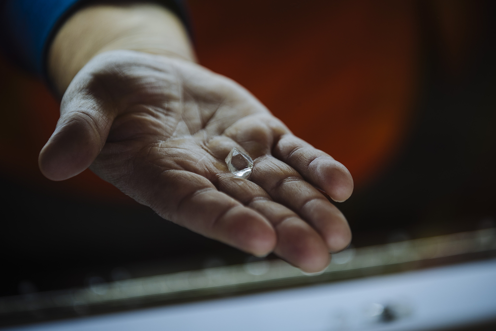 Spanish thief swallowed $16,000 Diamond