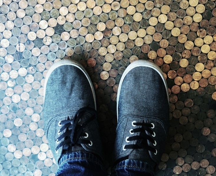 How to decorate your floor in a unique way?